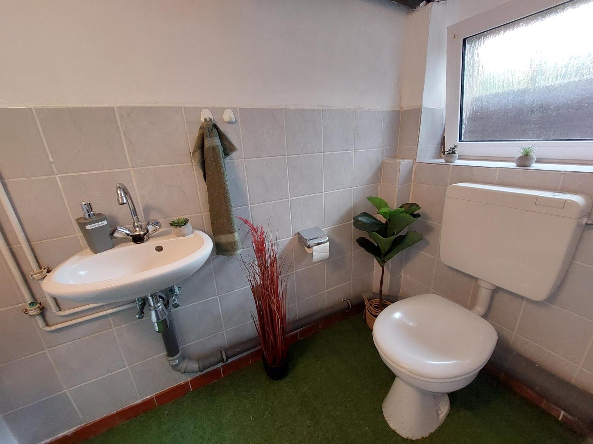 Cozy Home, 7 Beds, Wifi, Kitchen, Balcony, Bielefeld Center Exterior foto